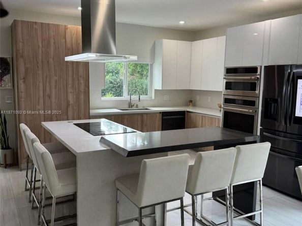 10912 NW 58th Ter, Doral FL 33178