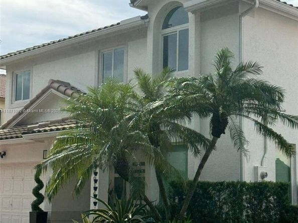 10912 NW 58th Ter, Doral FL 33178