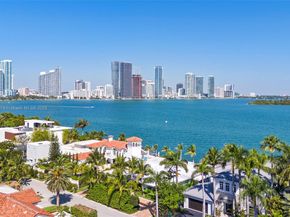 1011 N Venetian Dr, Miami FL 33139