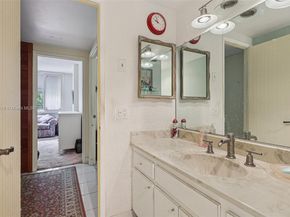 4350 Hillcrest Dr 303, Hollywood FL 33021