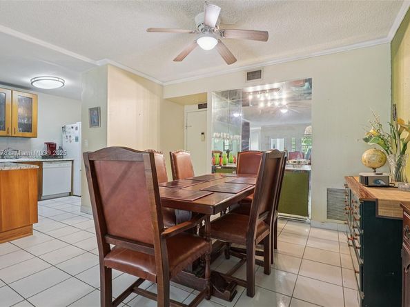 4350 Hillcrest Dr 303, Hollywood FL 33021