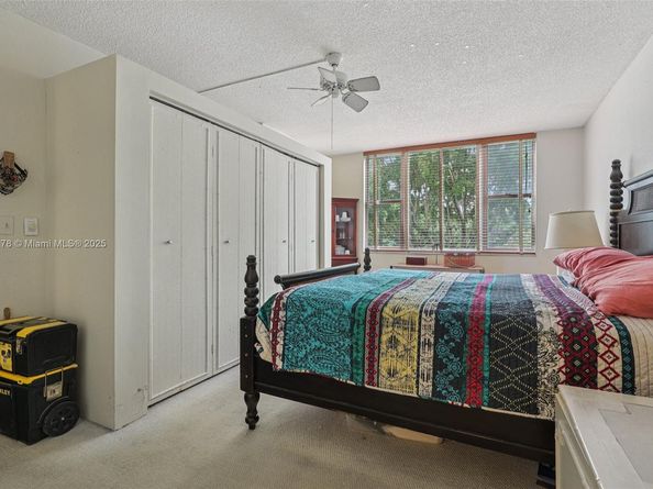 4350 Hillcrest Dr 303, Hollywood FL 33021