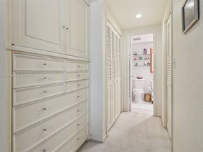 4350 Hillcrest Dr 303, Hollywood FL 33021