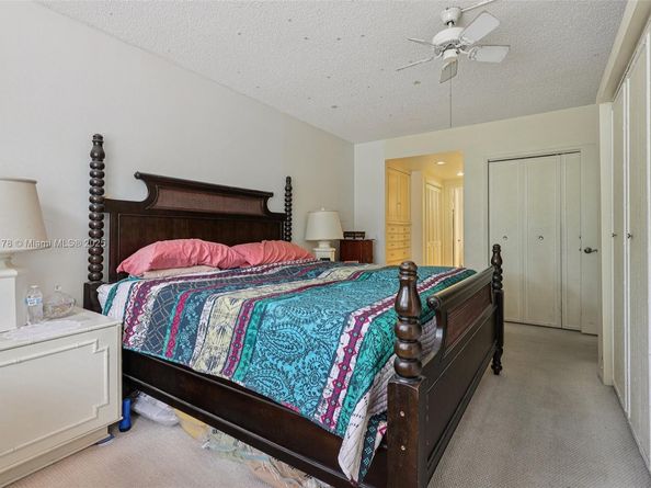 4350 Hillcrest Dr 303, Hollywood FL 33021