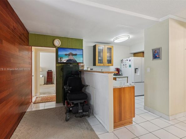 4350 Hillcrest Dr 303, Hollywood FL 33021
