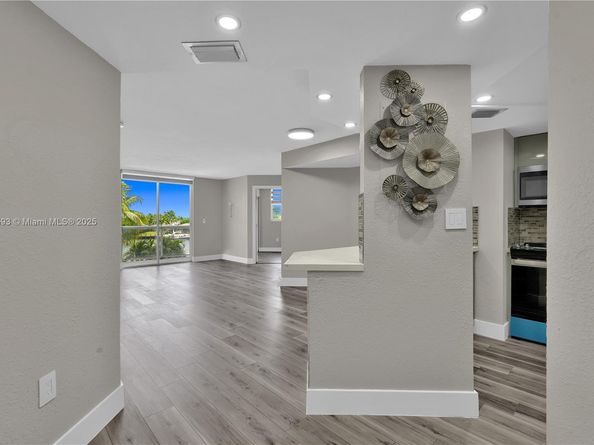 5880 Collins Ave 403, Miami Beach FL 33140