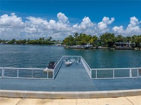 4710 Pine Tree Dr 26, Miami Beach FL 33140