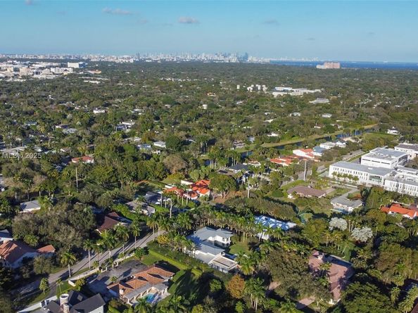 6080 SW 88th St, Pinecrest FL 33156