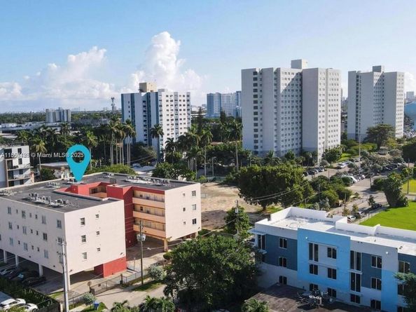 1627 NW 18th St 304, Miami FL 33125
