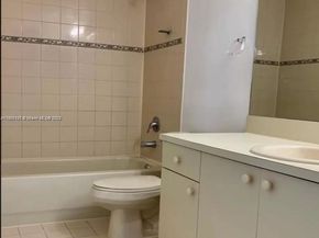 1627 NW 18th St 304, Miami FL 33125