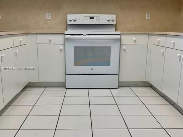 1627 NW 18th St 304, Miami FL 33125
