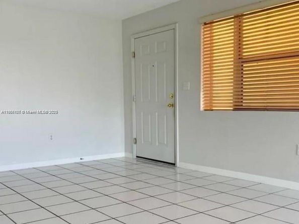 1627 NW 18th St 304, Miami FL 33125