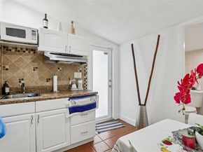 1900 SW 87th Ct, Miami FL 33165