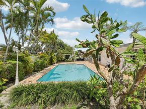 1900 SW 87th Ct, Miami FL 33165