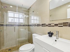 1900 SW 87th Ct, Miami FL 33165