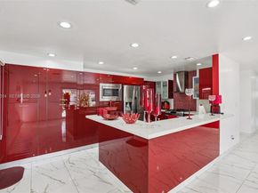 1900 SW 87th Ct, Miami FL 33165