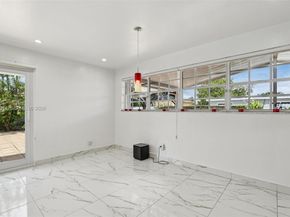 1900 SW 87th Ct, Miami FL 33165