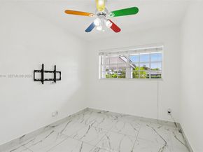 1900 SW 87th Ct, Miami FL 33165