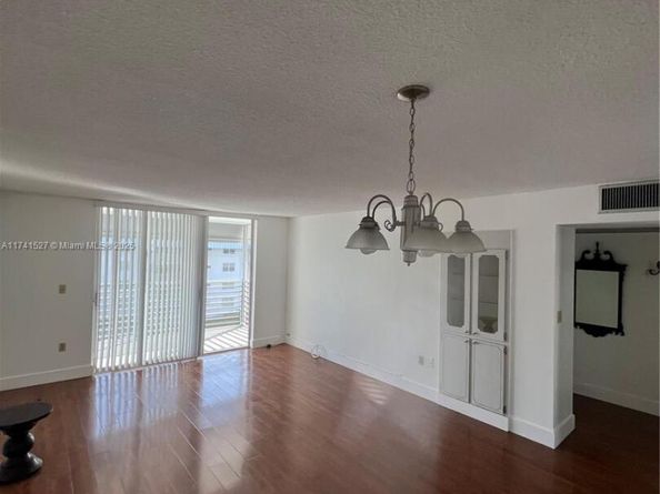 3750 NE 170th St 400, North Miami Beach FL 33160