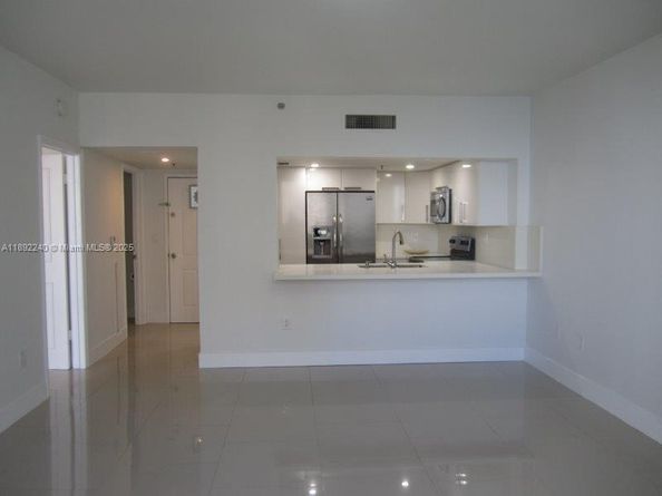 540 Brickell Key Dr 1602, Miami FL 33131