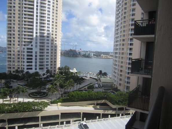 540 Brickell Key Dr 1602, Miami FL 33131