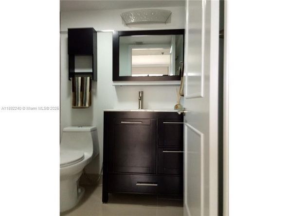 540 Brickell Key Dr 1602, Miami FL 33131