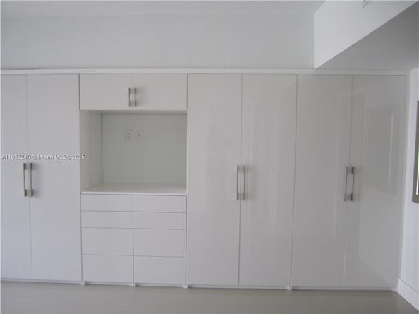 540 Brickell Key Dr 1602, Miami FL 33131
