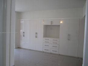 540 Brickell Key Dr 1602, Miami FL 33131