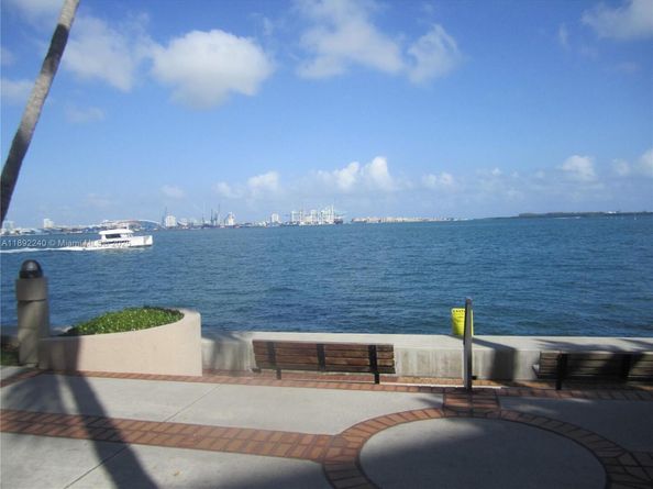 540 Brickell Key Dr 1602, Miami FL 33131