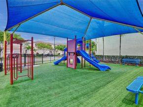 650 NE 193rd Ter, Miami FL 33179