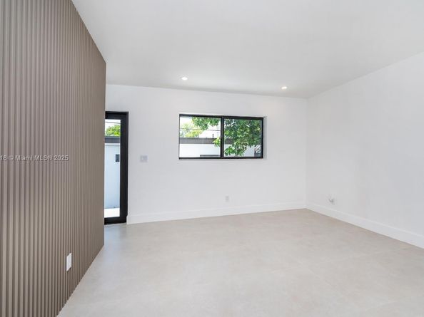 1720 SW 12th St, Miami FL 33135