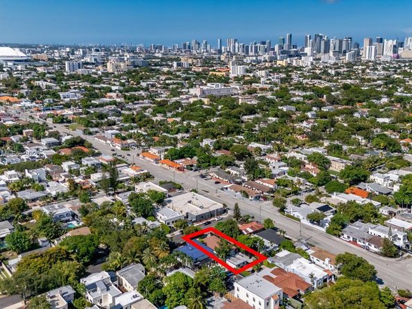 1720 SW 12th St, Miami FL 33135