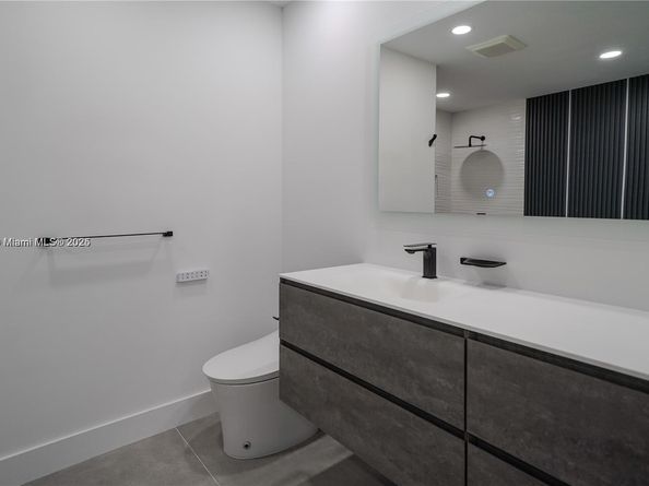8390 SW 64th St, Miami FL 33143