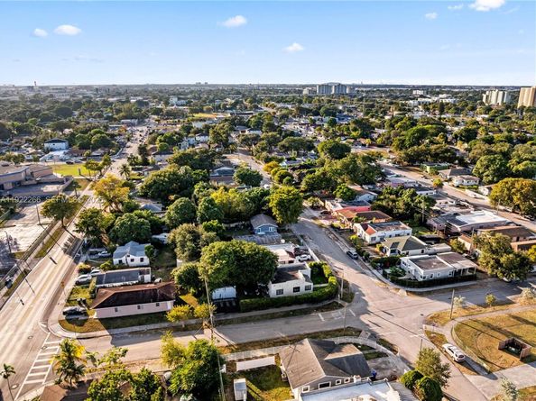 1910 NW 47th St, Miami FL 33142