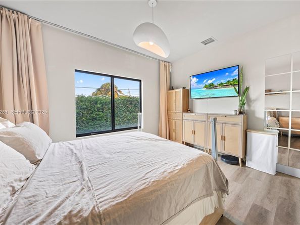 1910 NW 47th St, Miami FL 33142