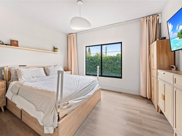 1910 NW 47th St, Miami FL 33142