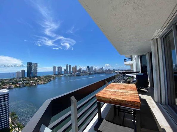 3530 Mystic Pointe Dr 3014, Aventura FL 33180