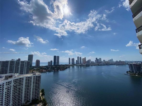 3530 Mystic Pointe Dr 3014, Aventura FL 33180