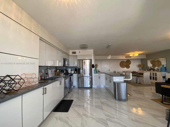 3530 Mystic Pointe Dr 3014, Aventura FL 33180