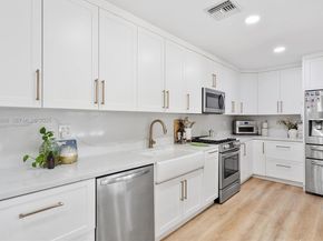 7810 NW 174th Ter, Hialeah FL 33015