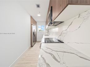 32 NW 14th Ave 102, Miami FL 33125