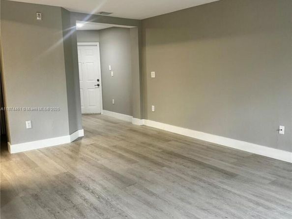 11403 NW 89th St 209, Doral FL 33178