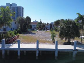 460 Holiday Dr, Hallandale Beach FL 33009