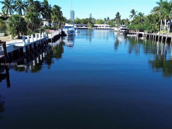 460 Holiday Dr, Hallandale Beach FL 33009