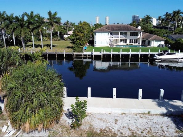 460 Holiday Dr, Hallandale Beach FL 33009