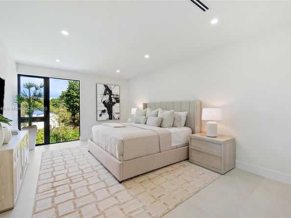 2127 SW 11th Ter, Miami FL 33135