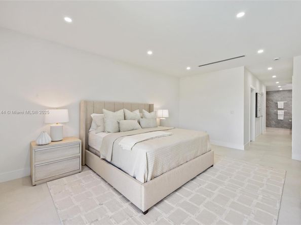 2127 SW 11th Ter, Miami FL 33135