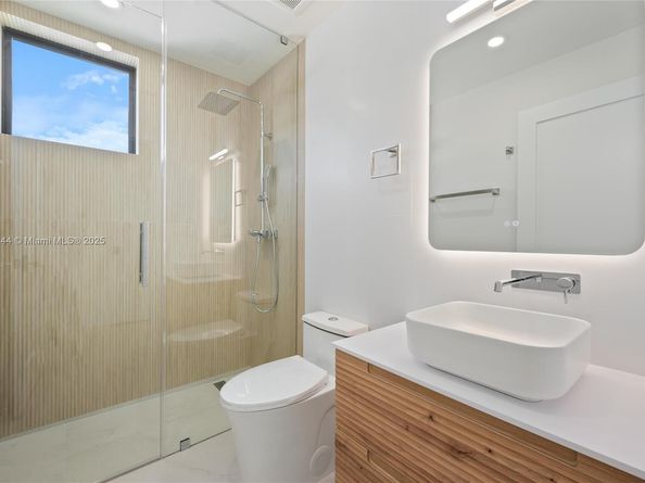 2127 SW 11th Ter, Miami FL 33135