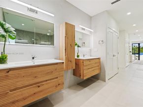 2127 SW 11th Ter, Miami FL 33135