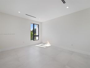 2127 SW 11th Ter, Miami FL 33135